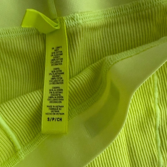 SKIMS Lime Button-Up top and leggings - Picture 3 of 7